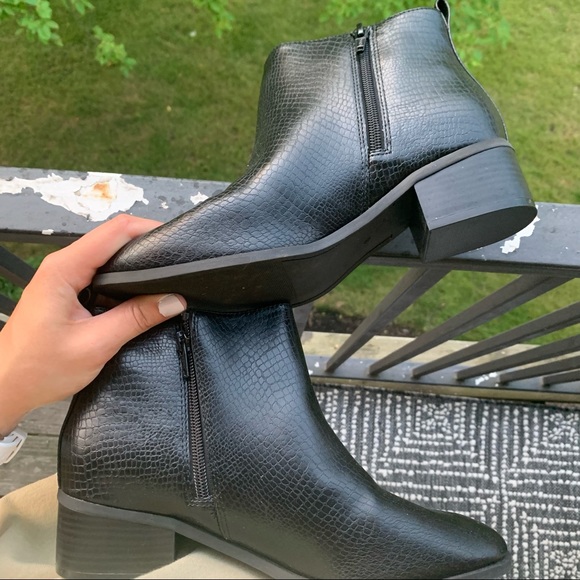 Snakeprint booties - Picture 2 of 5